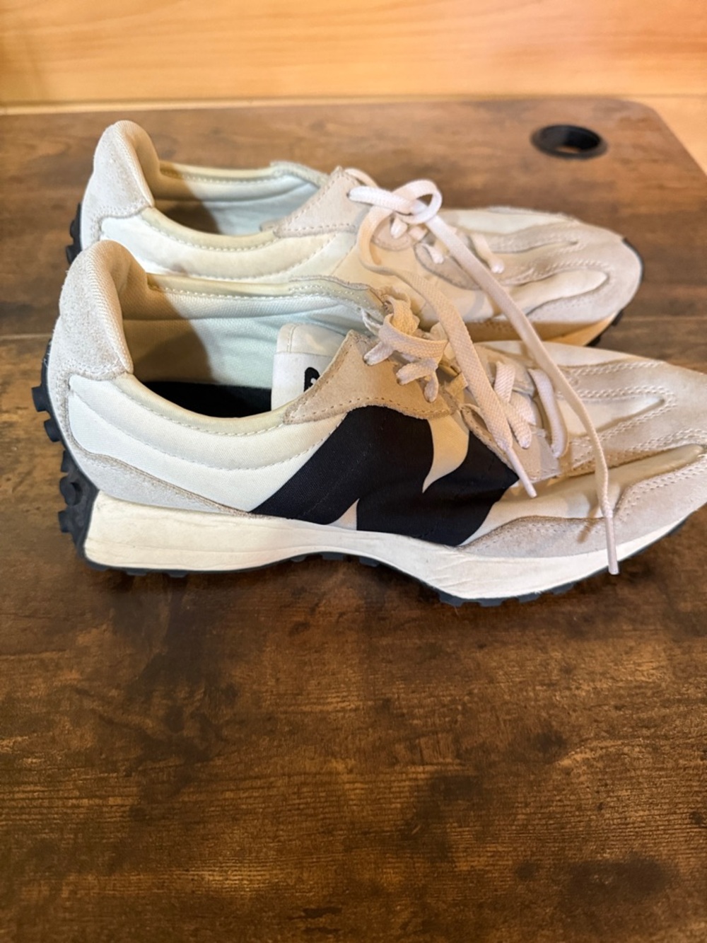 New Balance White and Black Women's Sneakers - Picture 4 of 4